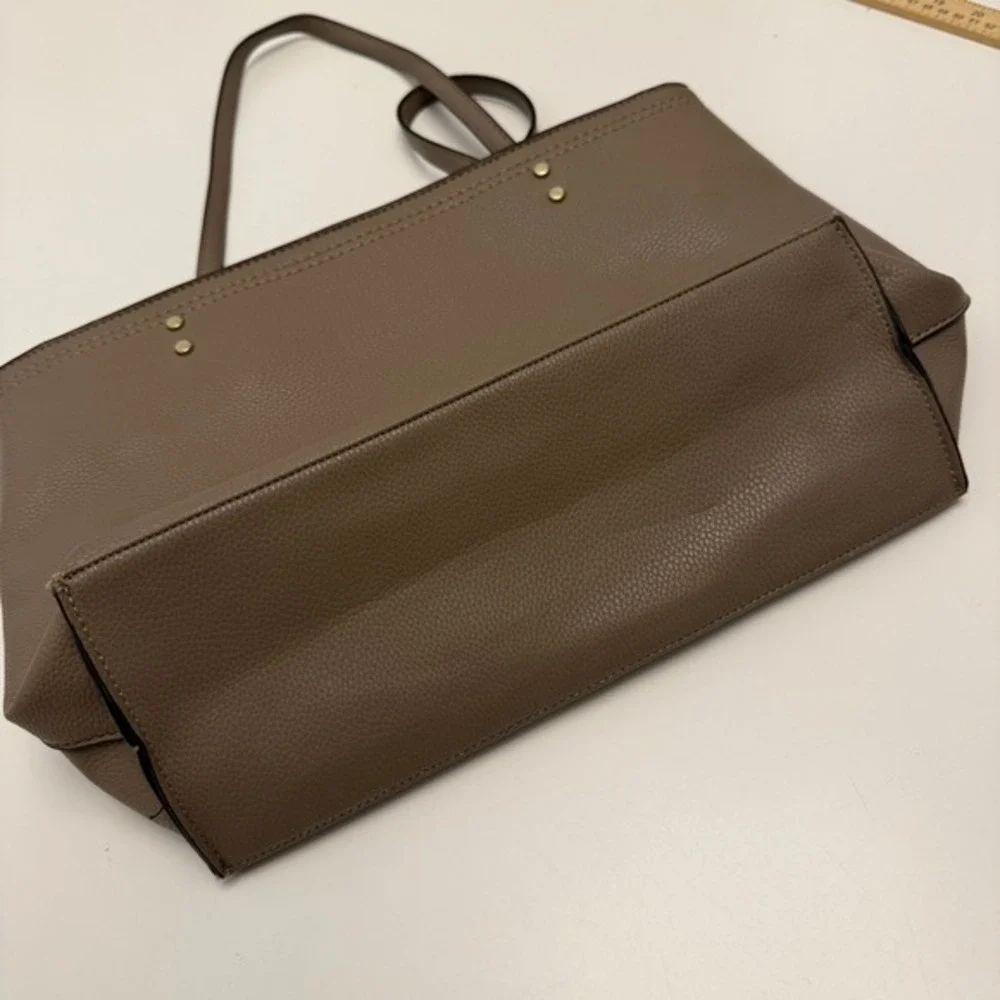 Mathew + Julian Pebble‎ Faux Leather Taupe Leopard Lining Tote Bag Large